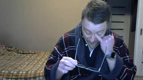 Snapshot of harrysnake chatting on December 10, 6:44 am HarrySnake online show from December 10, 6:44 am