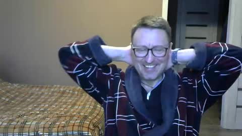 Snapshot of harrysnake chatting on December 13, 6:42 am HarrySnake online show from December 13, 6:42 am