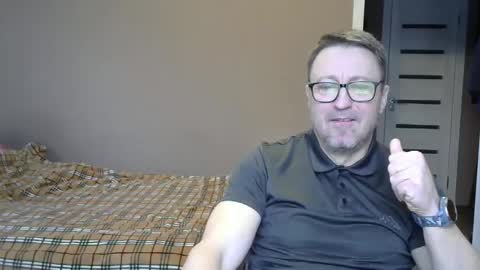 Snapshot of harrysnake chatting on December 15, 8:08 am HarrySnake online show from December 15, 8:08 am