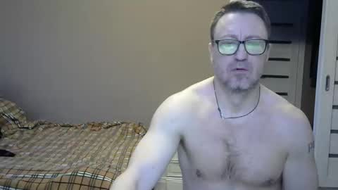 Snapshot of harrysnake chatting on December 16, 6:43 am HarrySnake online show from December 16, 6:43 am