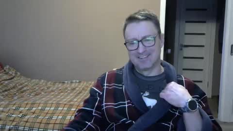 Snapshot of harrysnake chatting on December 20, 6:40 am HarrySnake online show from December 20, 6:40 am