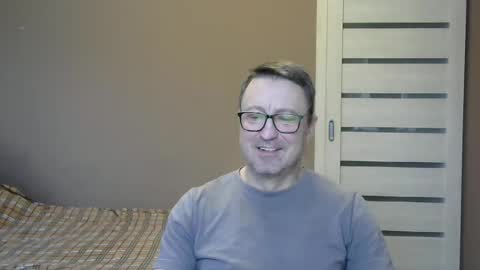 Snapshot of harrysnake chatting on December 28, 8:05 am HarrySnake online show from December 28, 8:05 am