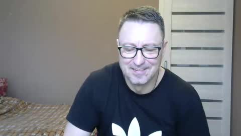 Snapshot of harrysnake chatting on December 30, 8:10 am HarrySnake online show from December 30, 8:10 am