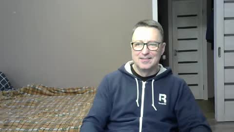 Snapshot of harrysnake chatting on February 6, 6:40 am HarrySnake online show from February 6, 6:40 am