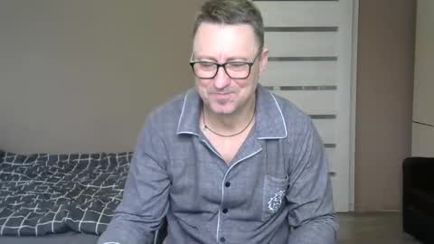 Snapshot of harrysnake chatting on February 16, 8:10 am HarrySnake online show from February 16, 8:10 am