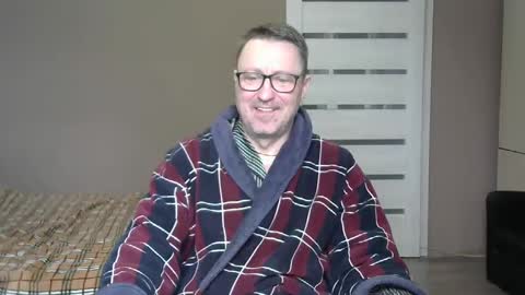 Snapshot of harrysnake chatting on February 18, 6:37 am HarrySnake online show from February 18, 6:37 am