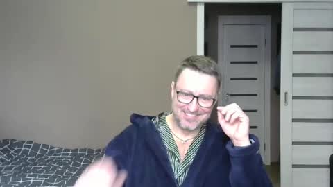 Snapshot of harrysnake chatting on February 24, 6:38 am HarrySnake online show from February 24, 6:38 am