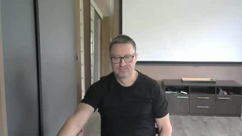 Snapshot of harrysnake chatting on October 3, 8:11 am HarrySnake online show from October 3, 8:11 am