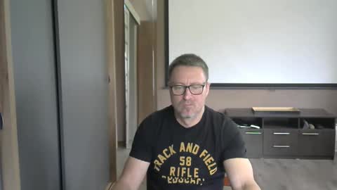 Snapshot of harrysnake chatting on October 8, 11:52 am HarrySnake online show from October 8, 11:52 am