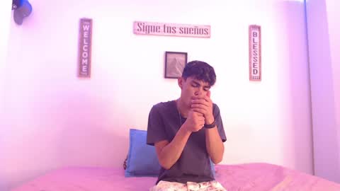 Snapshot of harrythomson1 chatting on December 16, 7:37 am harry thomson online show from December 16, 7:37 am