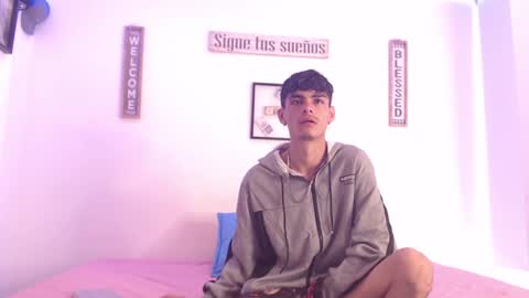 Snapshot of harrythomson1 chatting on December 19, 8:34 pm harry thomson online show from December 19, 8:34 pm