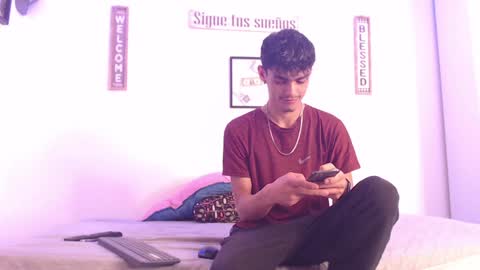 Snapshot of harrythomson1 chatting on December 27, 5:42 am harry thomson online show from December 27, 5:42 am