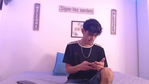 Snapshot of harrythomson1 chatting on December 30, 6:09 am harry thomson online show from December 30, 6:09 am