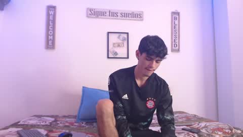 Snapshot of harrythomson1 chatting on January 13, 11:27 pm harry thomson online show from January 13, 11:27 pm