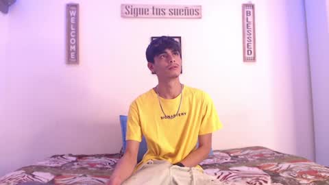 Snapshot of harrythomson1 chatting on January 18, 11:44 pm harry thomson online show from January 18, 11:44 pm