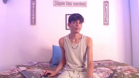 Snapshot of harrythomson1 chatting on January 19, 7:04 am harry thomson online show from January 19, 7:04 am