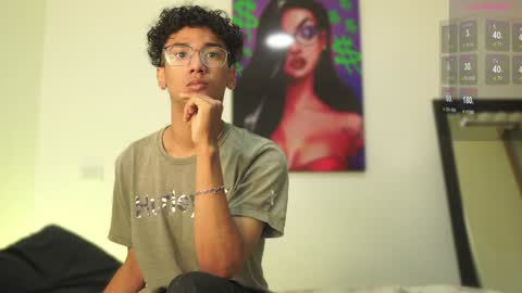 Snapshot of harrytwink18 chatting on December 6, 1:33 pm HARRY online show from December 6, 1:33 pm