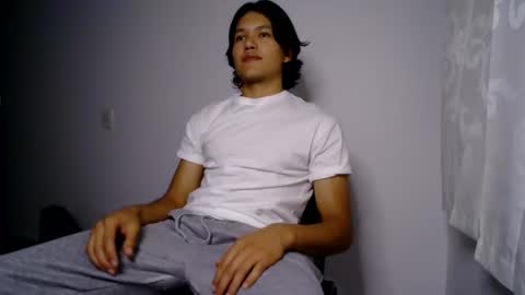 Snapshot of haru_boi chatting on December 16, 2:57 am Haru online show from December 16, 2:57 am