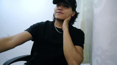 Snapshot of haru_boi chatting on January 30, 12:39 am Haru online show from January 30, 12:39 am