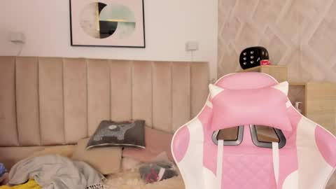 Haru Bonny online show from April 21, 8:23 pm