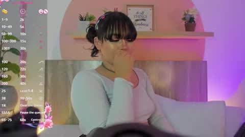 L A U R A online show from October 29, 5:10 am