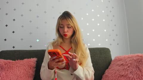 Sophia Blossom online show from December 17, 8:15 pm