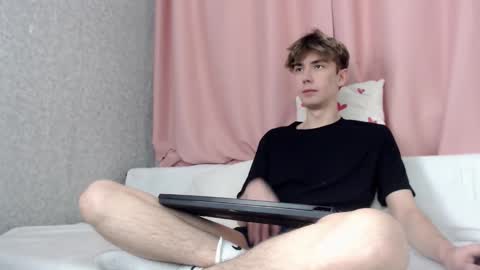 harvey_foster online show from December 18, 11:16 am