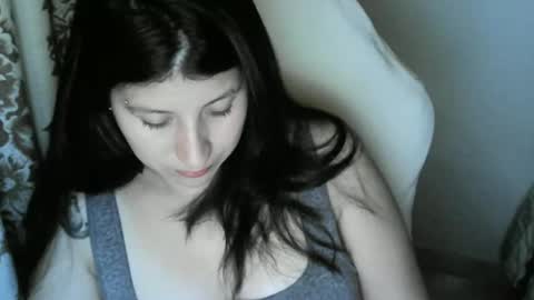 Snapshot of hasley_bbylee chatting on January 7, 5:22 am lady online show from January 7, 5:22 am