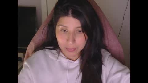Snapshot of hasley_bbylee chatting on May 9, 7:02 am lady online show from May 9, 7:02 am