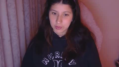 Snapshot of hasley_bbylee chatting on May 22, 11:16 am lady online show from May 22, 11:16 am