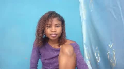 Snapshot of hasleyinah chatting on July 6, 7:49 am hasleyinah online show from July 6, 7:49 am