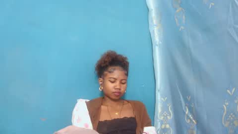 Snapshot of hasleyinah chatting on July 17, 10:00 am hasleyinah online show from July 17, 10:00 am
