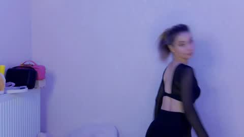 Anna online show from April 11, 8:18 am