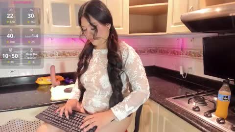 Snapshot of hatsajones chatting on November 5, 3:39 am hatsajones online show from November 5, 3:39 am