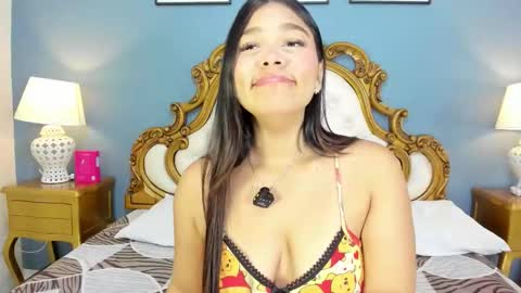 Snapshot of hatsajones chatting on February 19, 4:08 am hatsajones online show from February 19, 4:08 am