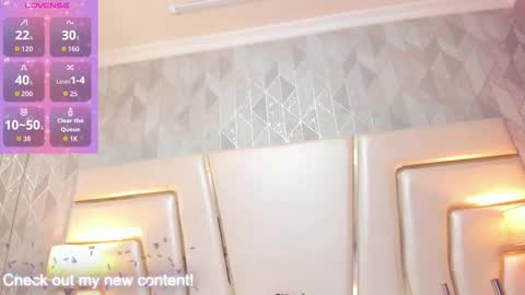 Snapshot of hatsajones chatting on March 1, 4:14 am hatsajones online show from March 1, 4:14 am