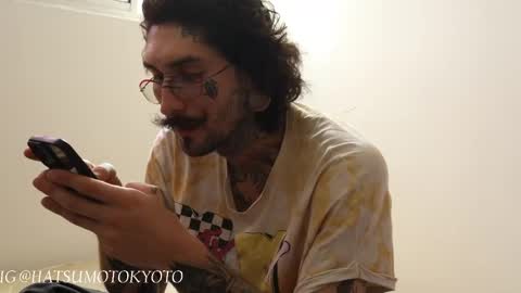 More content   2   online show from March 8, 7:53 pm