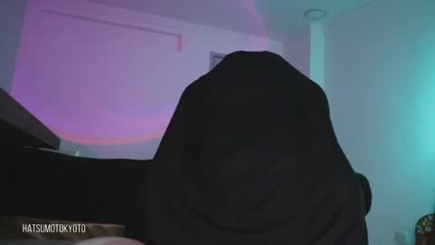 More content   2   online show from October 11, 5:50 am