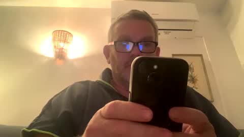 hawks2113 online show from February 25, 9:35 pm