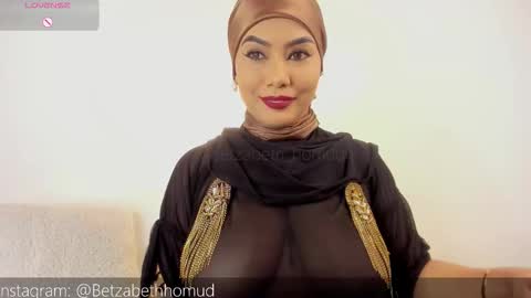 Hayat online show from February 5, 10:25 pm