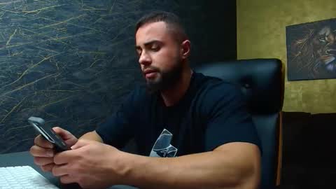 HayesWood online show from November 10, 5:39 am