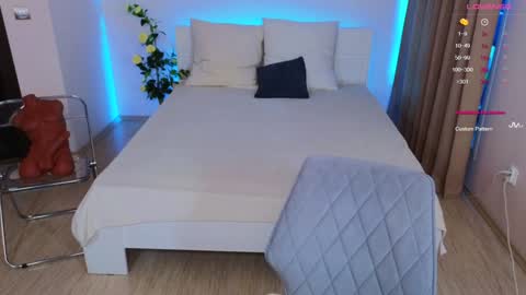 Hayle online show from January 26, 2:24 am