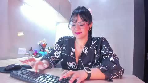 haylenpark online show from May 17, 9:49 am