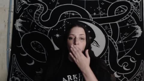 Hayle Woods online show from December 3, 3:09 am