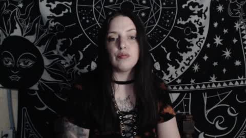 Hayle Woods online show from December 6, 2:24 am