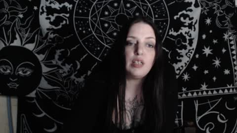 Hayle Woods online show from December 7, 6:10 am