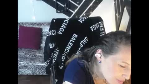 Snapshot of hayleymiller_vc chatting on February 14, 8:21 am hayley miller online show from February 14, 8:21 am