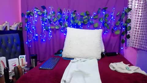 Snapshot of hazel_34 chatting on February 3, 10:11 pm hazel online show from February 3, 10:11 pm