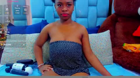 Snapshot of hazel_lanee chatting on November 28, 4:48 am hazel_lanee online show from November 28, 4:48 am