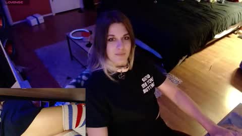 Snapshot of hazel_lust chatting on March 15, 1:11 am Hazel Lust online show from March 15, 1:11 am